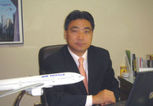 이영길 에어프랑스·KLM 지점장 프랑스 국가훈장 수여