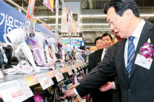 [소통경영] 롯데, 틈나는대로 백화점·호텔·마트로