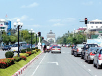 은둔자에서 아세안 루키로…라오스가 깨어난다