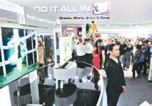 OLED 목장의 결투…삼성·LG 사활 걸었다