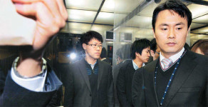경찰의`外道`…룸살롱황제 뇌물수수 의혹