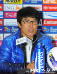 [mk포토] 이흥실 감독, `남은 경기 복수를 위해`