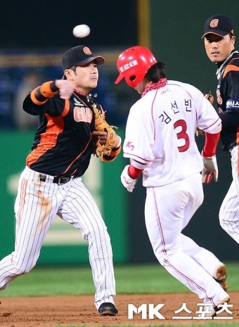 [mk포토] 김선빈, `키 작아서 고개 안숙여요`