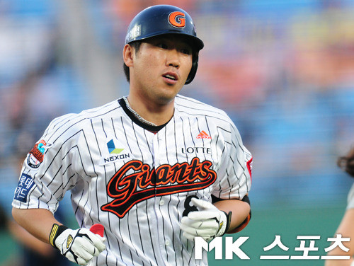 류현진 vs 전준우, 시범경기서 맞붙은 홈런 대결!