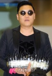 [포토] 가수 싸이, 기자회견에서 해외성과 결과 발표