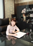 미모의 女사장, 바르는 화장품 먹자 피부가…