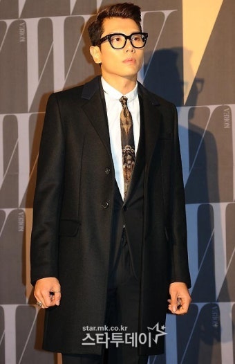 [포토] 박효신, 뭔가 딱딱한 포즈