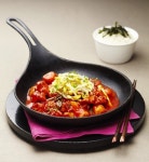 스쿨푸드, 신메뉴 `철판콩닭` 전국 매장에 확대