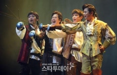 [포토] 뮤지컬 `삼총사`, 우리는 하나!