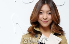 [포토] 에프엑스 루나, `자체발광 미모~`