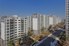 올해 서울 최대 랜드마크 `래미안 전농 크레시티` 위용 드러내