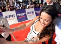 [인터뷰]미셀 로드리게스 “이병헌 등 좋은 한국 배우들과 연기 하고파”