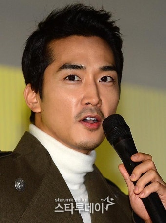 [포토] 송승헌, 짙은 눈썹 여전히 멋있어!
