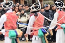 [포토] 신명나는 풍물놀이로 설연휴 마무리