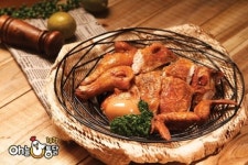 레드오션 격파하는 `차별화` 치킨 메뉴