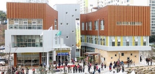 ‘책 읽는 경기도’…수원에 204번째 공공도서관 ‘문 활짝’, 전국 최초