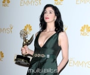 사라 실버맨, ‘에미상’ 트로피 보다 눈에 띄는···