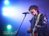[포토]노래하는 윤도현, 외로운 로커!