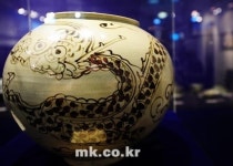 [포토] 백자철화운룡문호, 용문양이 살아있는 듯