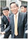 윤종규 KB금융 회장 내정자, 아들 회계사 이어 사법고시도 합격