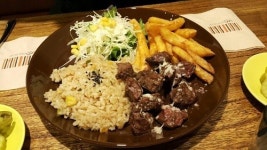 ‘오니기리와 이규동’ 제2브랜드 스테이크&쌀국수 전문점 ‘스테이크 갤러리’ 인기