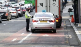 불법주차에 할퀴고 지자체에 버림받은 `레드존 10년`