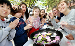[포토] 프랑스학교 아이들 화전 만들기 신나요