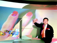 유니온랜드, 영화스크린보다 선명한 플라스틱판