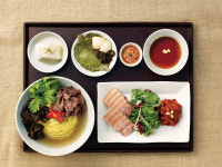 약식동원 쌈문화를 잇는 정성의 맛 ‘원할머니보쌈·족발’