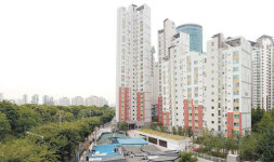 임대주택, 서민이나 산다고? 이젠 중산층도 줄서서 산다