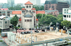 [포토] 일제잔재 국세청 별관 철거…`시민 품으로`