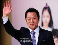 ‘억만이’ 배우 최일화, 실제로 가수 데뷔