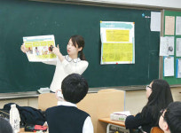 신한카드, 중학교 자유학기제 맞춰 전문강사 수준 봉사단 운영