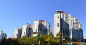 [실시간 거래현황]거주 인프라 두루 갖춘 반포동 대표 고급 아파트 `래미안퍼스티지`, 전세 실거래가는?