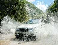 쌍용차 렉스턴W, 거친 계곡이 더 반갑다…뼛속까지 정통 SUV