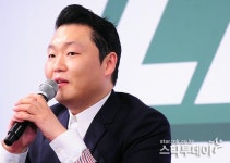 [포토] `칠집싸이다`, 국내팬과 해외팬 모두를 위해