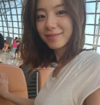 박수진, 배용준과 행복한 신혼 생활 중 ‘공항에서 셀카’