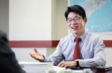 럭스한인터내셔널 | [LUXMEN & 한국중견기업연합회 공동기획] “열정을 가진 엔지니어들이 인류를 지속가능하게 합니다”