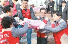 [나눔경영] 롯데백화점, 경로당 고쳐주고 독거노인엔 종합검진