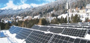 [2016 다보스포럼] 콩그레스홀 지붕 뒤덮은 한화 태양광…`친환경 다보스` 명물로