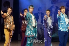 [포토]전설, `귀여운 하트 안무!`