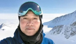 山에 미친 총장님, 남극 꼭대기에 서다