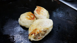 [우리시장 최고 맛집] 모슬포 흑돼지 당근만두