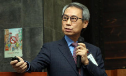 [단독] 이근면 "공무원 인사기록카드서 기수·출신학교 삭제"