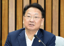 Korean govt to use extra budget to create jobs and aid restructuring