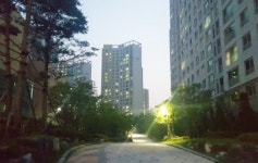 배산임수 입지 자리한 서초구 우면동 `서초힐스`아파트, 현재 전세 실거래가는?