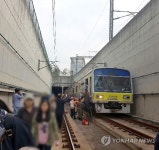 철도청지하철분당선도곡역 | 지하철 분당선 고장…왕십리역 인근서 승객 한시간째 갇혀