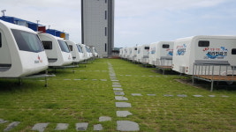 늦가을 바다와 산 품은 강릉 경포 카라반