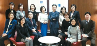 [Brand Story] 터치스크린서 금융상품 고르고…14명 PB군단이 자산상담