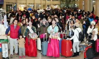 [포토] 중국인 관광객들 인천공항 입국